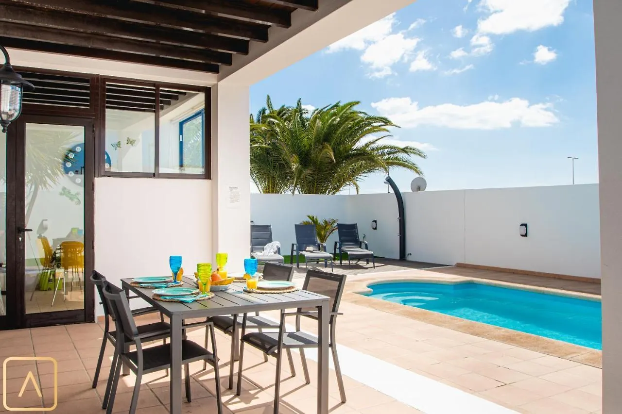 Villa Orcades Close To Town Center Pool & A/C Playa Blanca