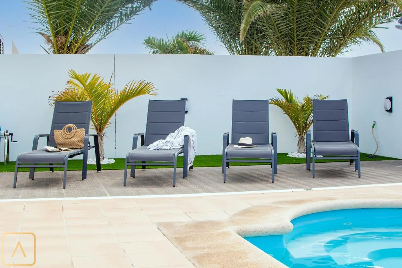 Villa Orcades Close To Town Center Pool & A/C Playa Blanca