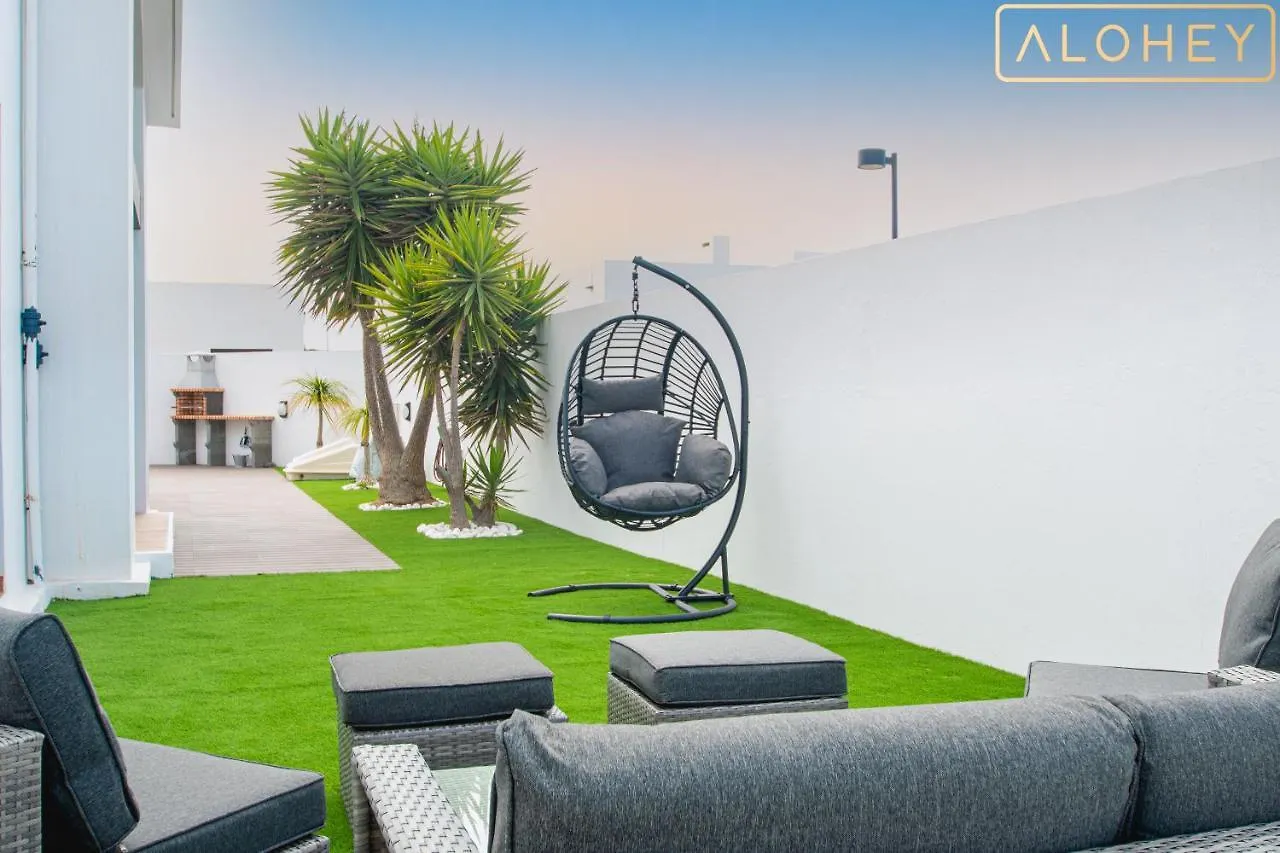 Villa Orcades Close To Town Center Pool & A/C Playa Blanca