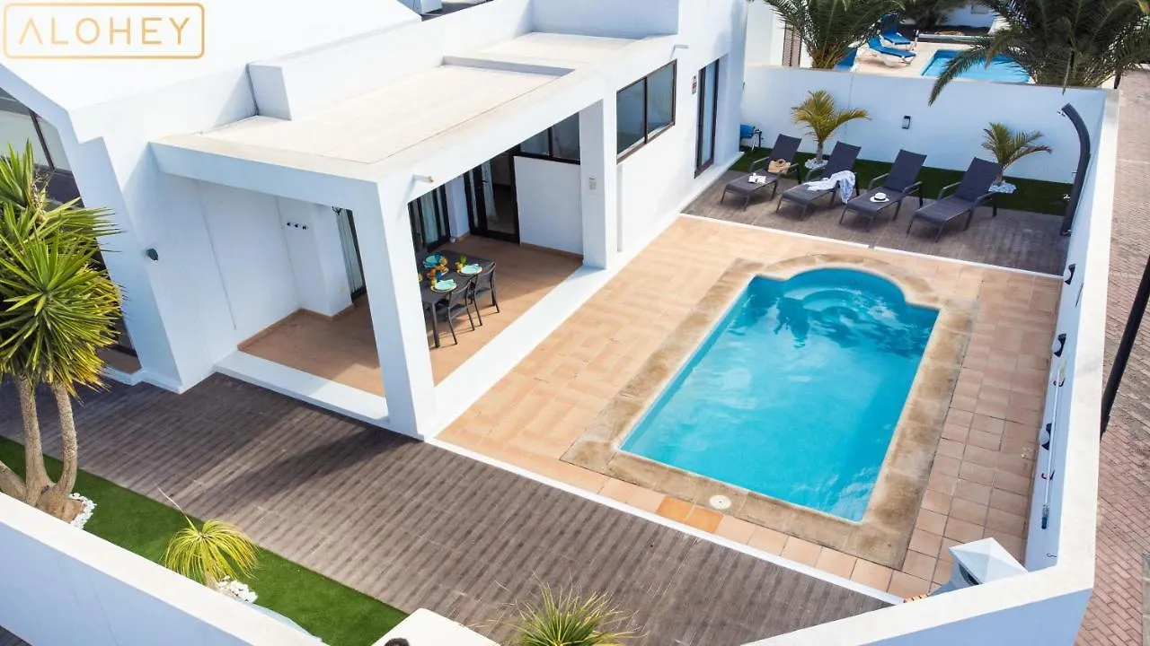 Villa Orcades Close To Town Center Pool & A/C Playa Blanca  Playa Blanca (Lanzarote)